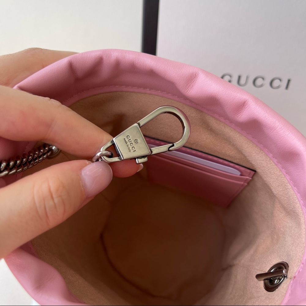 NEW  GUCCI Chevron Calfskin Pink Leather GG Marmont Mini Bucket Chain Bag - Picture 10 of 13